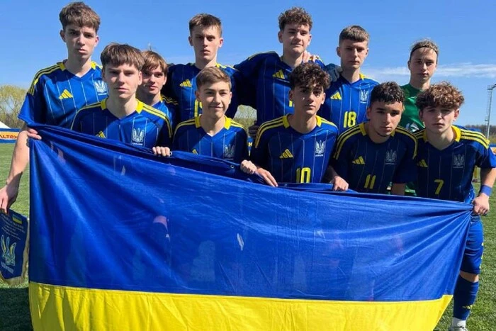 Футболісти збірної України грають проти Чорногорії