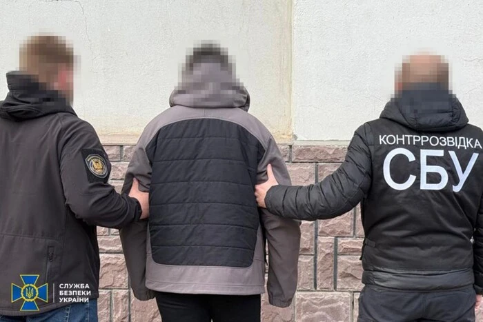 Detained Russian agents with improvised explosives