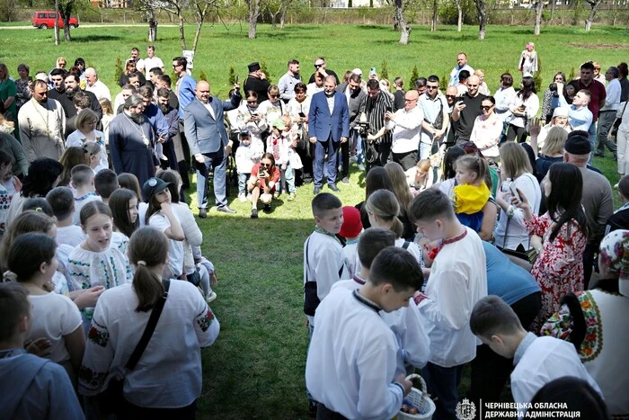 Na Bukowinie ustanowiono rekord w toczeniu wielkanocnych jaj