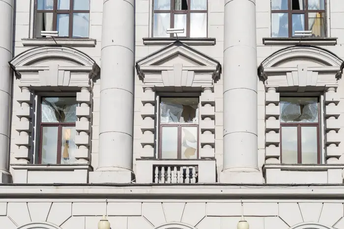 Nächtlicher Angriff auf Dnipro. Die Russen beschädigten den Oblastrat (Foto)