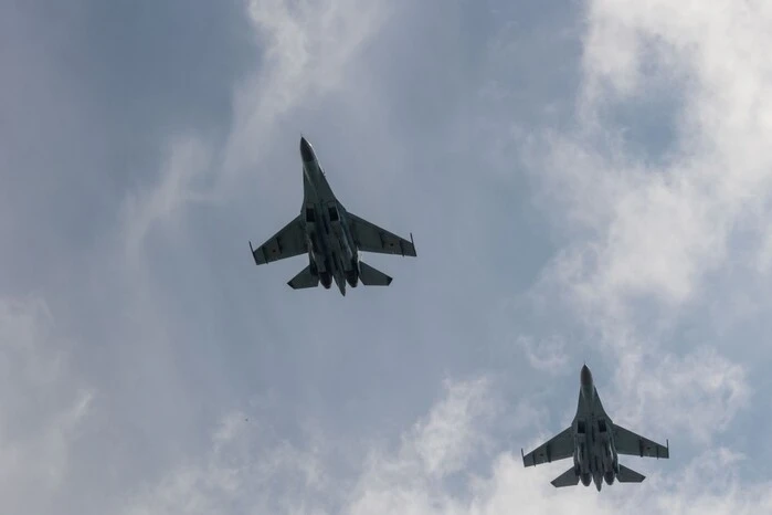 Photo of the wreckage of the Russian missile and the F-16 plane