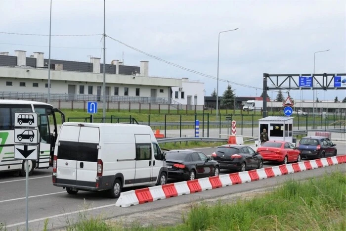 Straż graniczna ostrzegła Ukraińców przed możliwymi kolejkami na granicy: powód