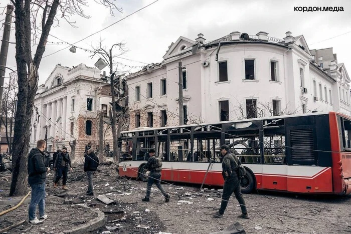 Atak rakietowy w Sumach: zginął kierowca trolejbusu oraz większość pasażerów