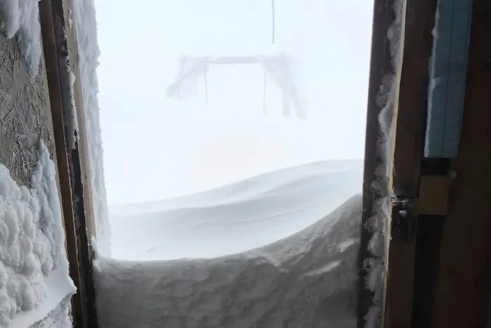 Carpathians Covered with up to One Meter of Snow