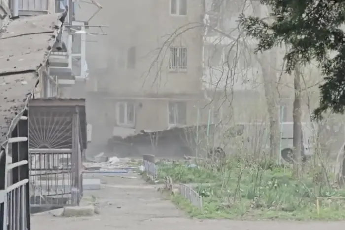 Okupanci zaatakowali centrum Chersoniu: są ofiary i ranni