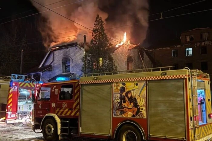 Rosjanie masowo atakują Dnipro dronami: najważniejsze wydarzenia nocy