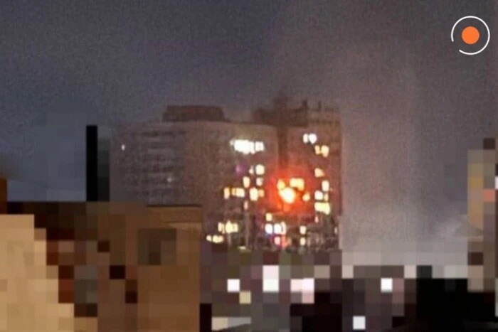 Besatzer haben Odessa mit Drohnen angegriffen: Ein Hochhaus brannte, eine Bildungseinrichtung wurde beschädigt