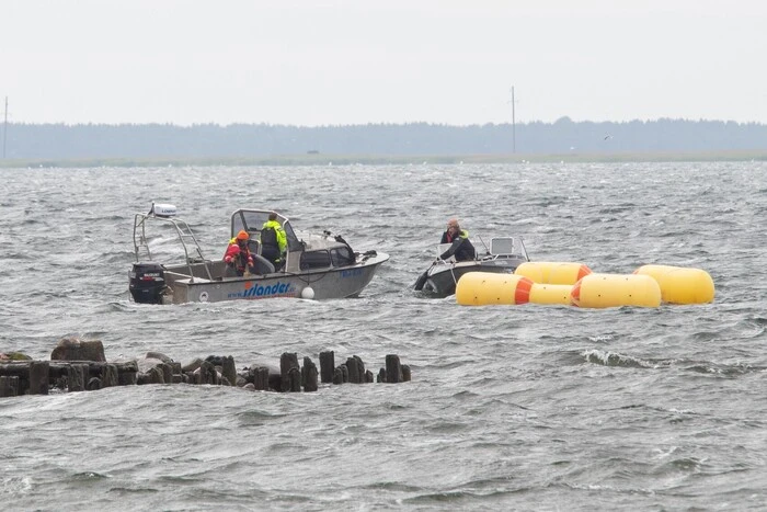 В Балтийское море упал вертолет, семи пассажирам удалось спастись