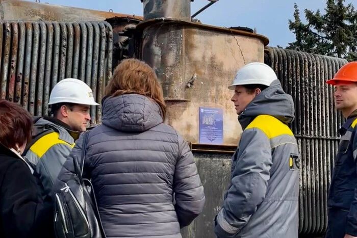 DTEK pokazał zniszczony przez Rosję transformator na Odeszyńszczyźnie