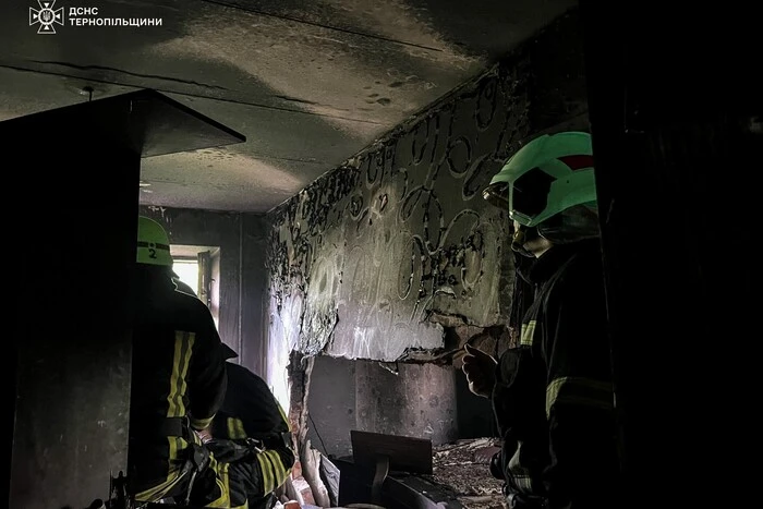 У Тернополі внаслідок вибуху спалахнула пожежа в багатоповерхівці: загинула жінка