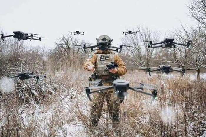 Na Donbasie Siły Zbrojne Ukrainy przy pomocy «ściany dronów» odparły masowy atak Rosjan