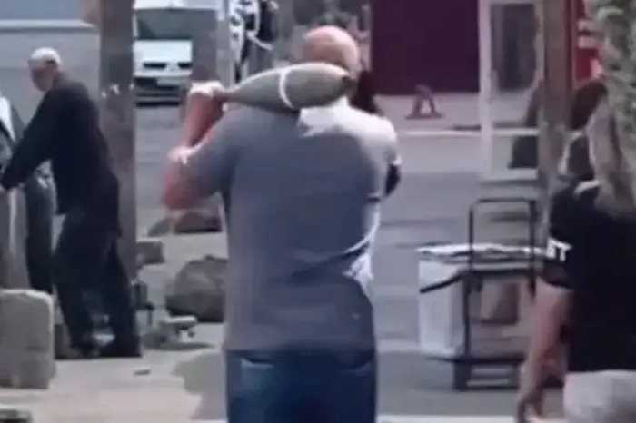 W Winnycy mężczyzna spacerował po mieście z atrapą miny: policja wyjaśniła sytuację
