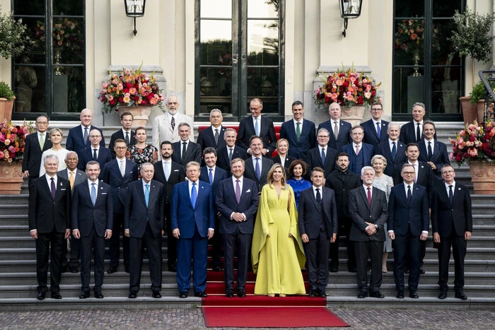 Selenskyj, Trump, Macron und die Führer anderer Länder versammelten sich auf dem NATO-Gipfel