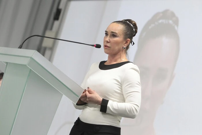 Trenerzy gimnastyki sportowej wystąpili przeciwko Stelli Zacharowej w otwartych listach