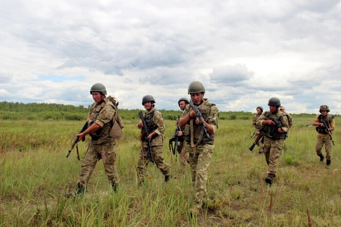 Сбор военных на передовой