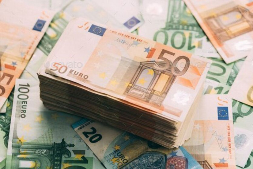 UE potrzebuje 800 mld euro inwestycji rocznie, aby nie odstawać od USA i Chin