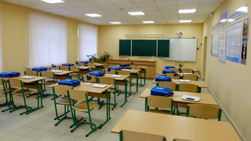 Світлина з групою дітей на пляжі