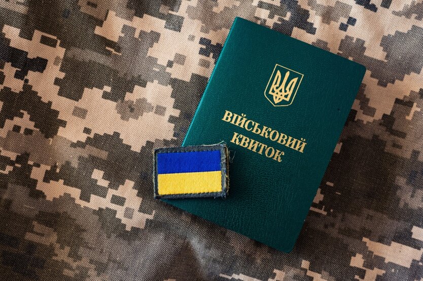 Молодший студент думає над особистим бюджетом