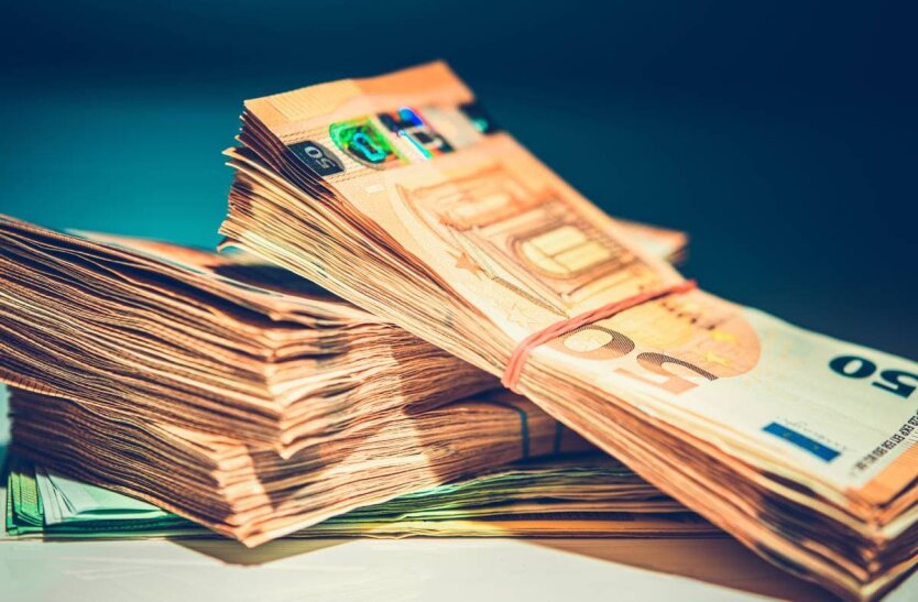 W Ministerstwie Finansów wyjaśniono, na co zostaną przeznaczone transze z UE z zamrożonych aktywów FR