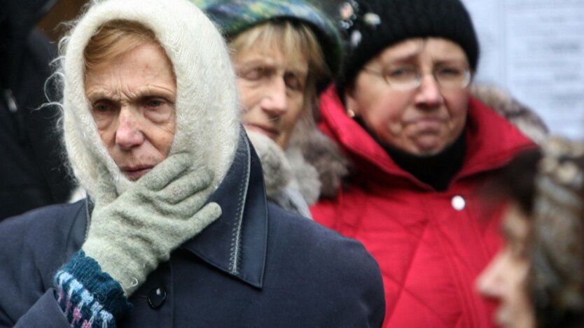 Пенсіонери з меншими виплатами бюджету