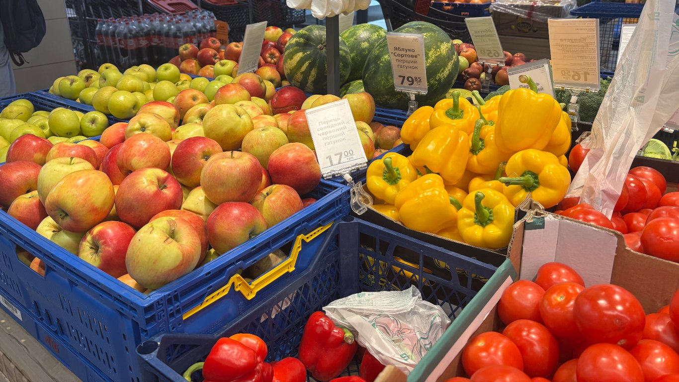 В АТБ і Сільпо різко знизили ціни на продукти — що коштує дешевше