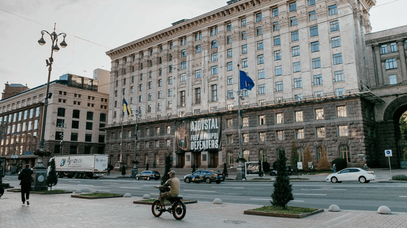 Władze kijowskie tracą zaufanie — radny KMDA wskazał przyczyny