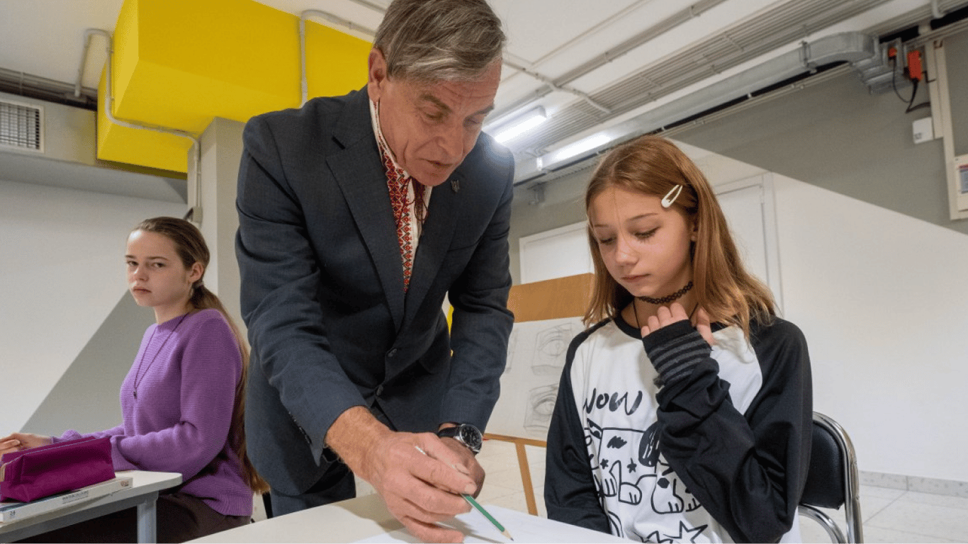 Benefits for Teachers - What Support to Expect in August