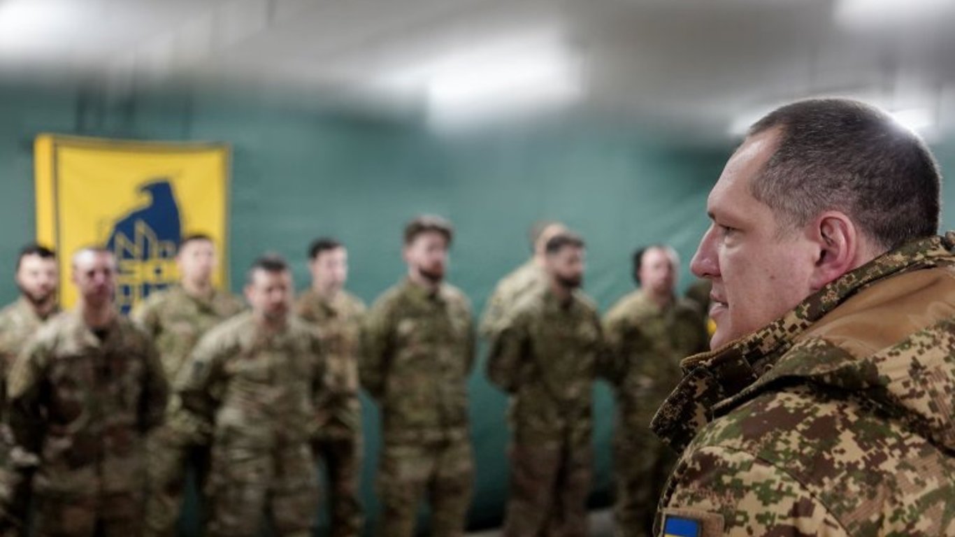 W 'Azowie' potrzebni są specjaliści od akumulatorów - warunki pracy