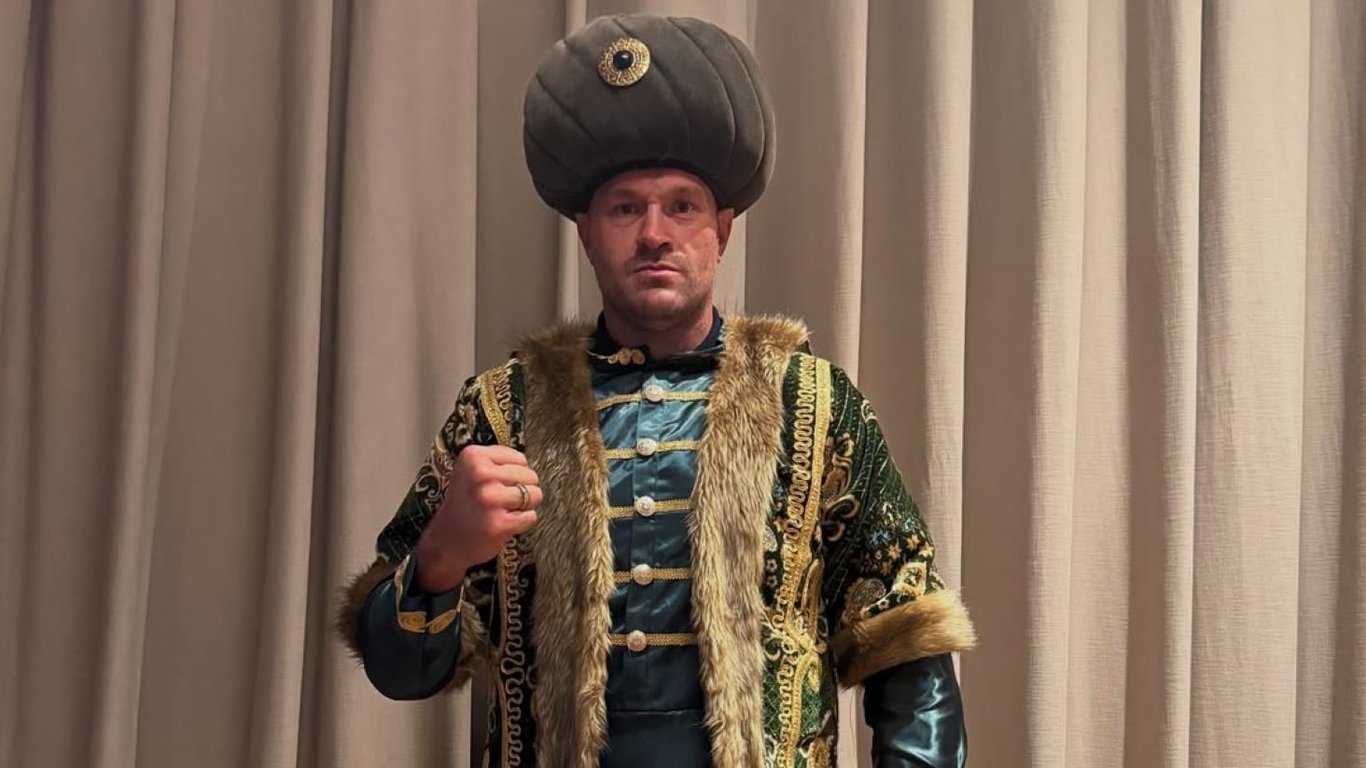 Fury congratulated Usyk on the knockout and stated that he will beat him for the third time