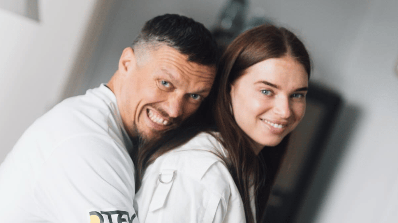 Дружина Усика вразила образом із сумкою Hermès — обговорюють всі