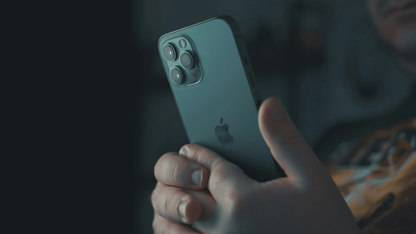 Podwójne stuknięcie na iPhone — jak włączyć przydatną funkcję