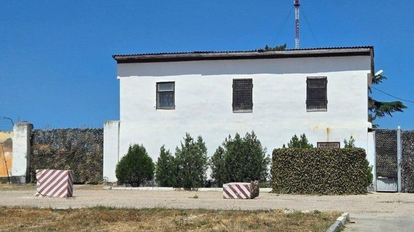 Атаки на Крим — росіяни намагаються сховати військові частини