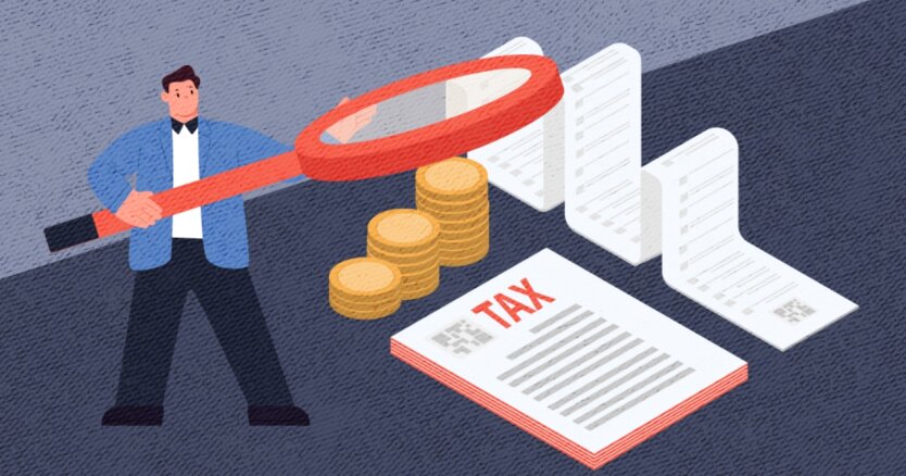 Мужчина продает старые кроссовки в интернете