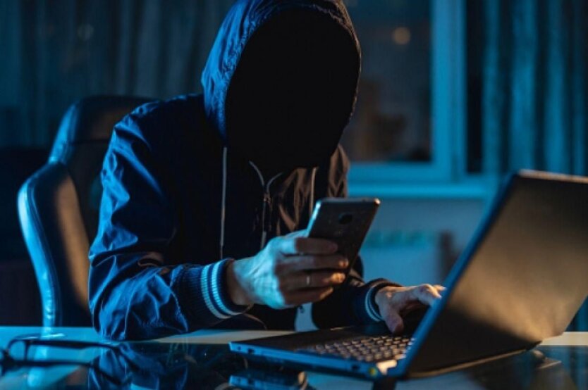 PrivatBank ostrzegł klientów o nowym schemacie oszustów: kradną dane z tego numeru