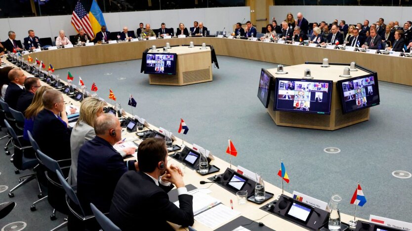 Очолення наступного засідання Рамштайн у квітні