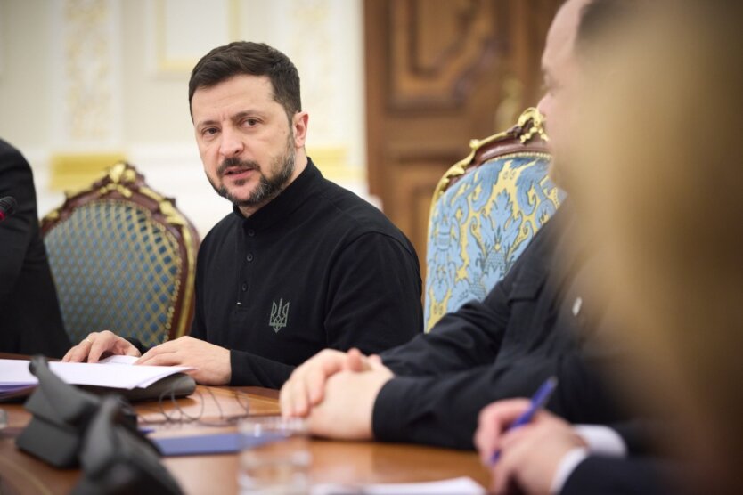 Зображення Зеленського, отримуючого звіт про ліквідацію російського командування