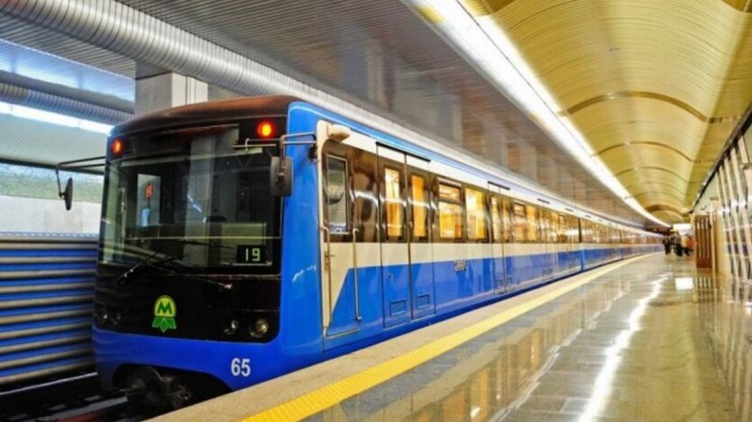 Заваління на станції метро Київ
