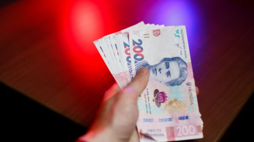 Kieszenie Ukraińców się opróżniają: ekspert opowiedział o kolosalnym opóźnieniu wobec europejskich dochodów