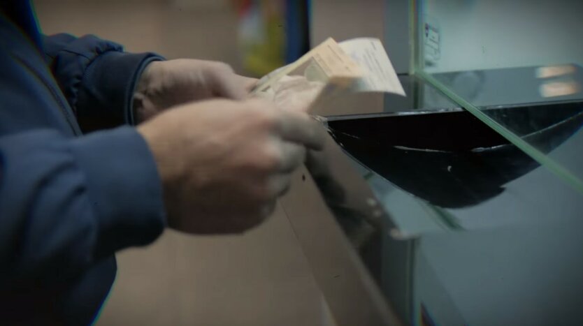 Виплати у червні: українцям сказали, на якому етапі фінансування пенсій, субсидій та лікарняних